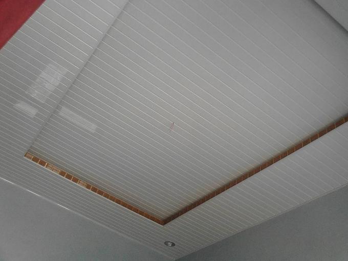 Weiße PVC-Decken-Planken, verschobenes Deckenverkleidungs-hohes glattes