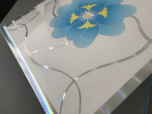 Dekorative Kunststoff-Deckenplatten Beliebte Deckenplatte PVC-Gipsplatte Baumaterial