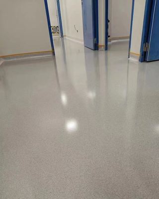 Niedrige Kosten Epoxidholz für Industriebetriebe Hochglanz Epoxidharz farbiger Sandboden Billige selbstnivellierende Bodenfarbe für Garten und Krankenhaus