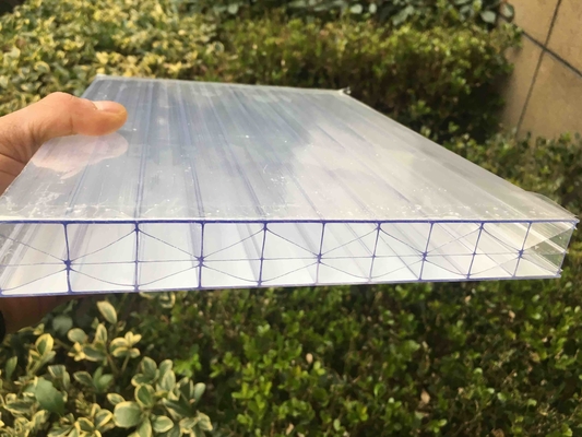 Polycarbonatbleche mit mehreren Wänden für Lkw, mit aerodynamischer Barriere, weiße PC-Blatt
